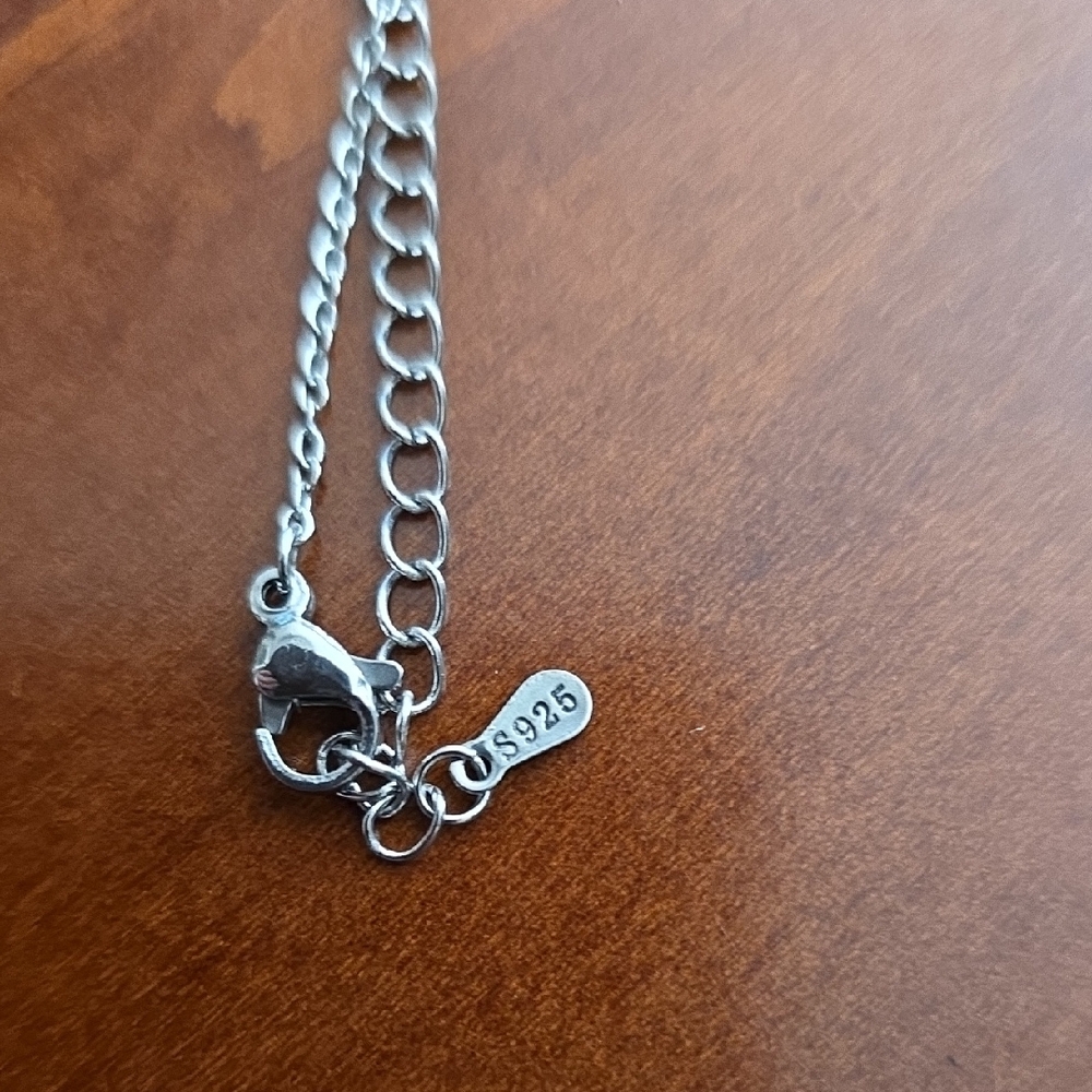 Elegant Silver S925 Chain Necklace with Moissanite Stone - Picture 3 of 3
